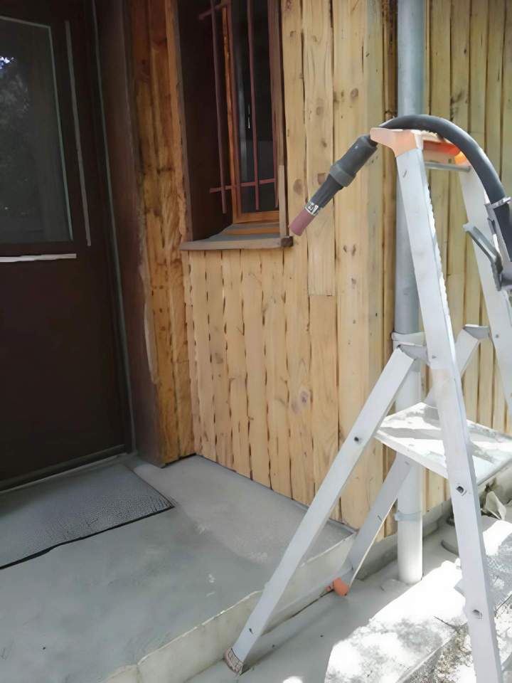 Décapage bois à Paris